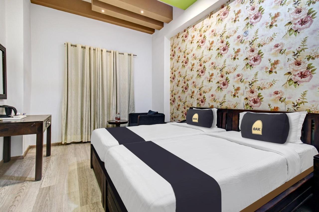Townhouse Oak 46940 Hotel Vrindavan Sultanpur  Exterior photo