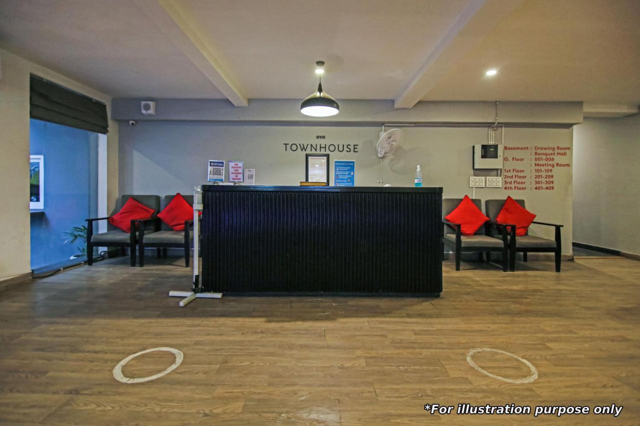 Townhouse Oak 46940 Hotel Vrindavan Sultanpur  Exterior photo