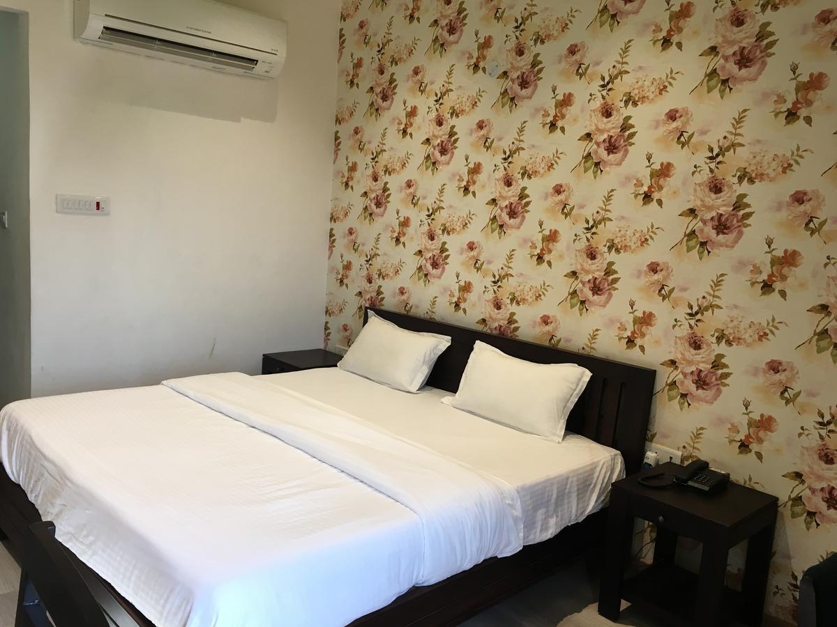 Townhouse Oak 46940 Hotel Vrindavan Sultanpur  Exterior photo