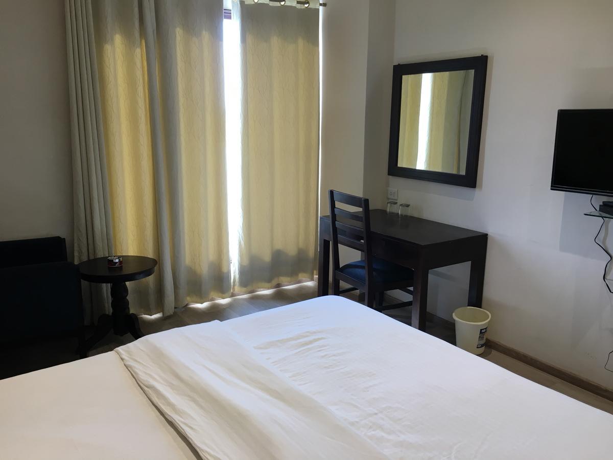Townhouse Oak 46940 Hotel Vrindavan Sultanpur  Exterior photo