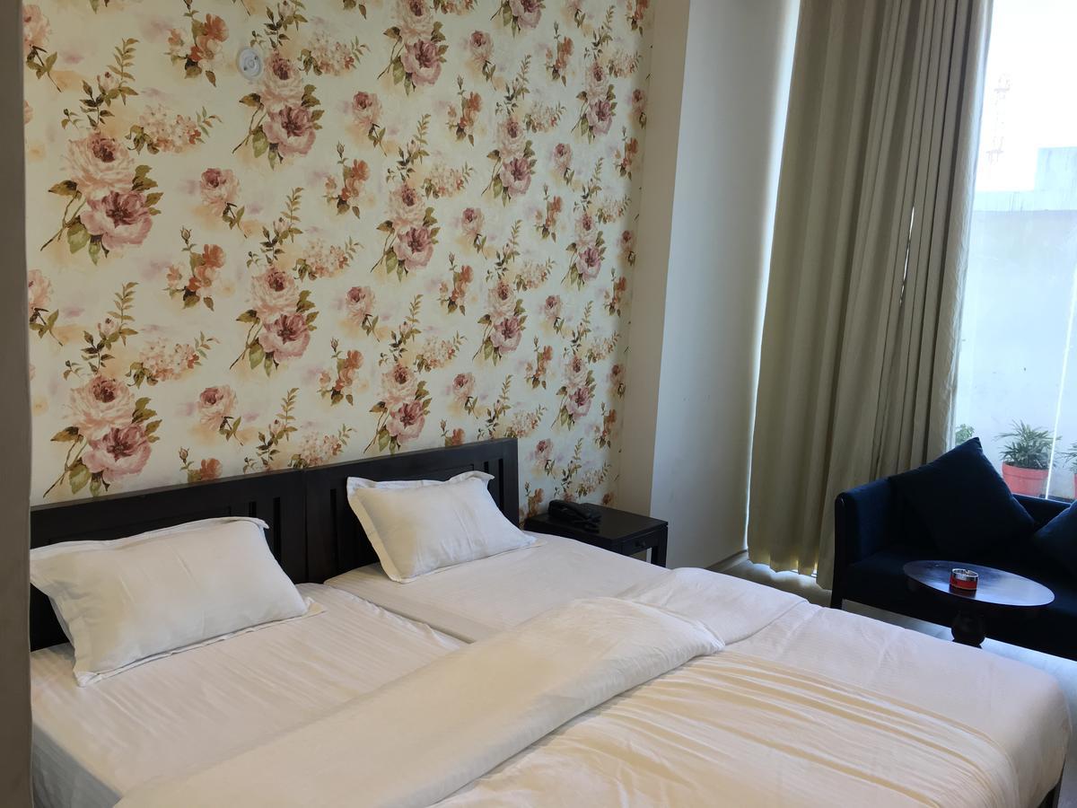 Townhouse Oak 46940 Hotel Vrindavan Sultanpur  Exterior photo